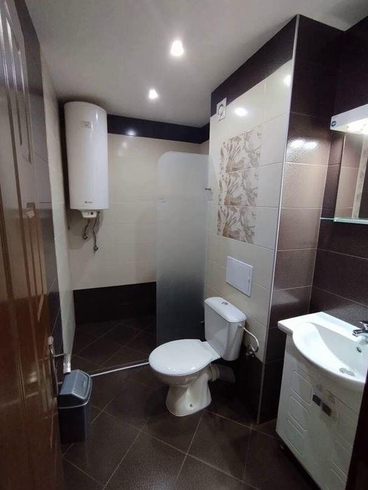 Дава се под наем Двустаен апартамент в Бургас, Изгрев - 65 кв.м за 408 € - Снимка #3