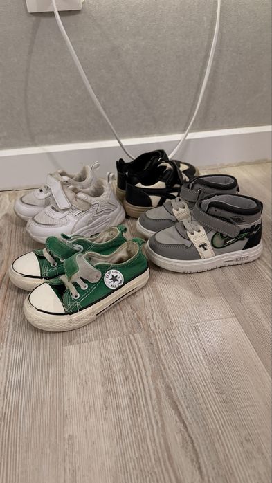 Кроссовки на ребенка 2-3 года