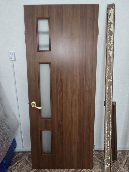 Продам дверь 80×2. В хорошем состоянии.