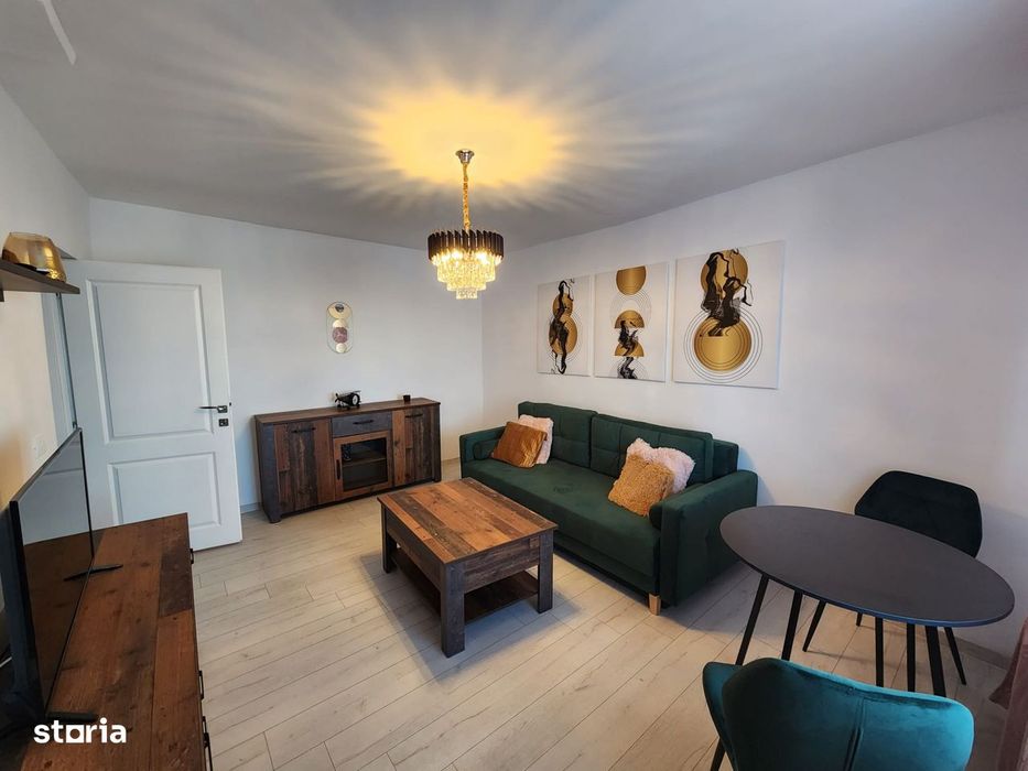 Proprietar Inchiriez apartament cu 3 camere si garaj