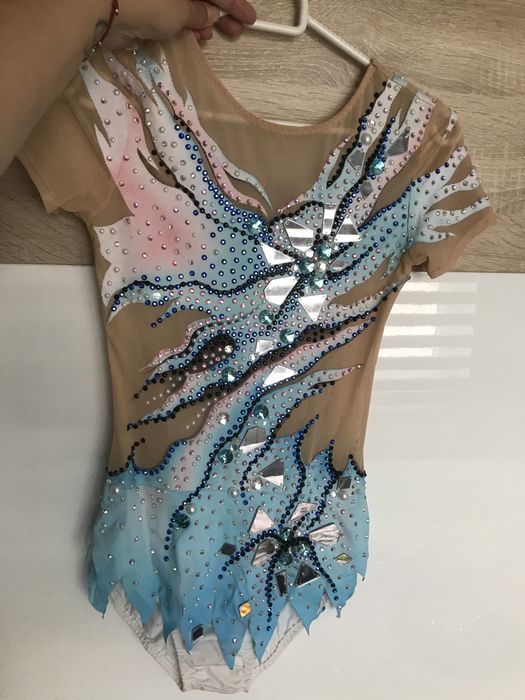 Трико художествена гимнастика