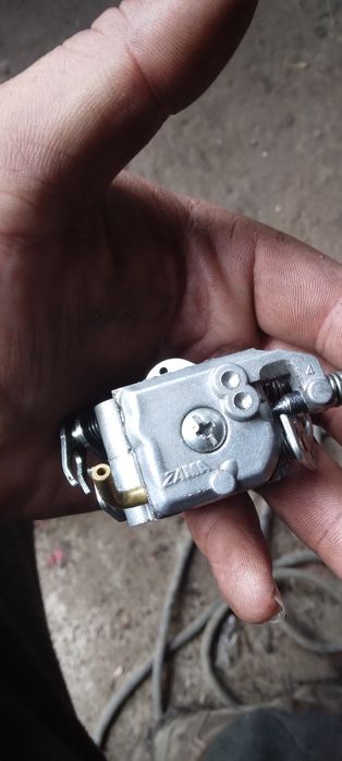 Vând piese de Husqvarna 40