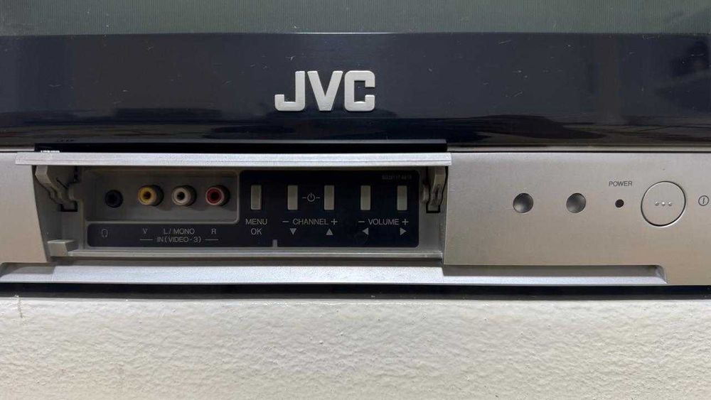 Rинескопный телевизор JVC