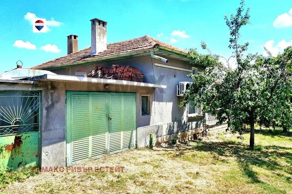 Къща за Продажба в с. Кошов