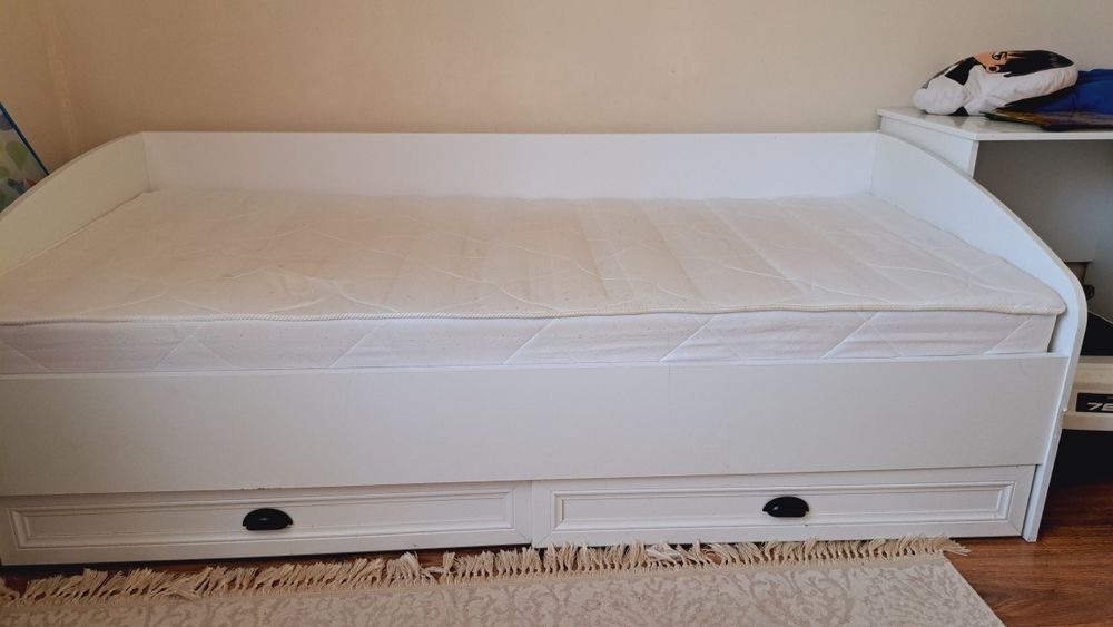 Продам кровать за 15000 тенге, торг имеется