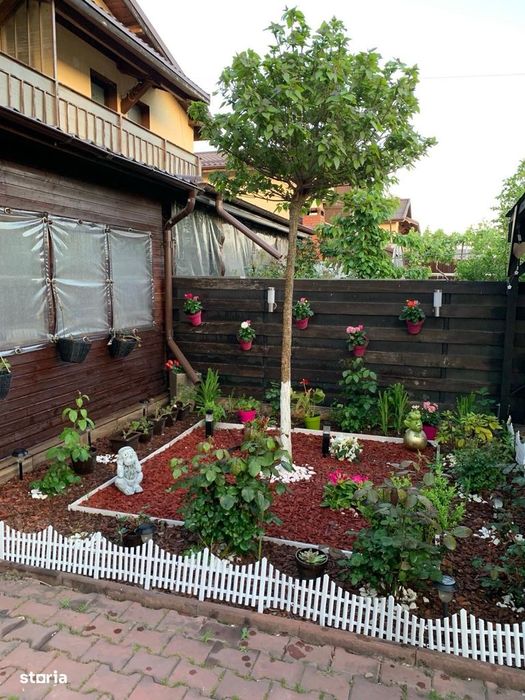 Casa cu 4 camere de vanzare