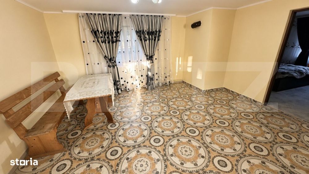 Casa renovata - situata central in satul Aurel Vlaicu