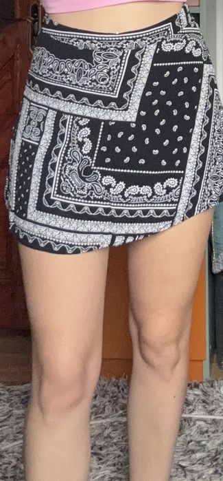 Fusta scurta bershka