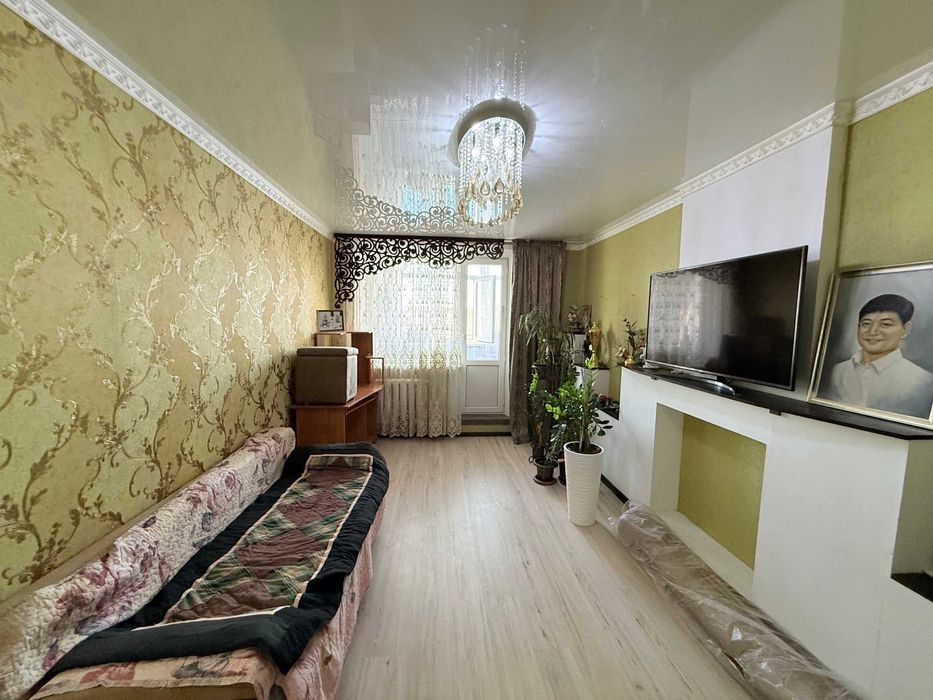 Продается квартира  в 8 микрорайоне