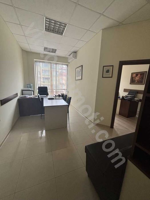 Дава се под наем Офис в Велико Търново, Център - 45 кв.м за 94759.53 € - Снимка #6