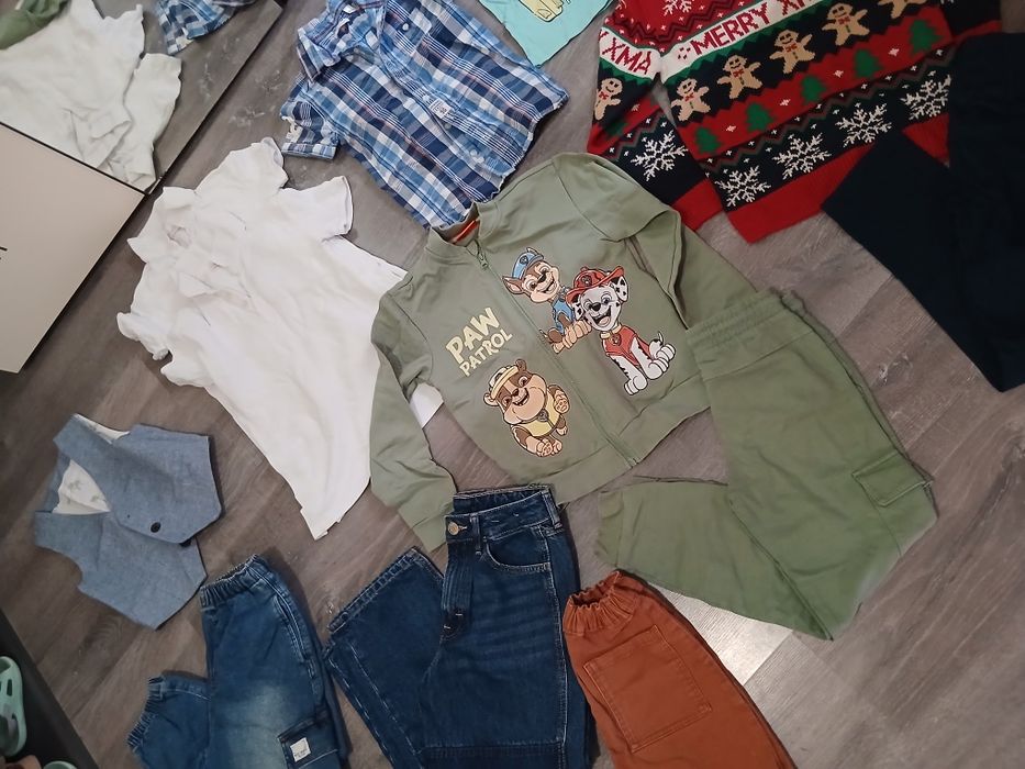 Lot baietel 8/9 ani