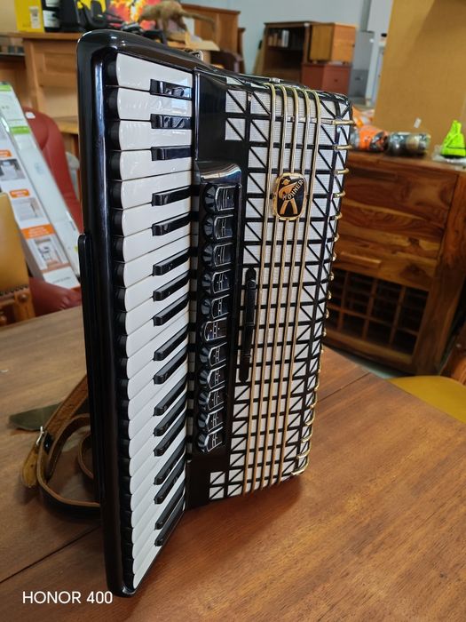 Hohner Atlantic IV adus recent din Germania