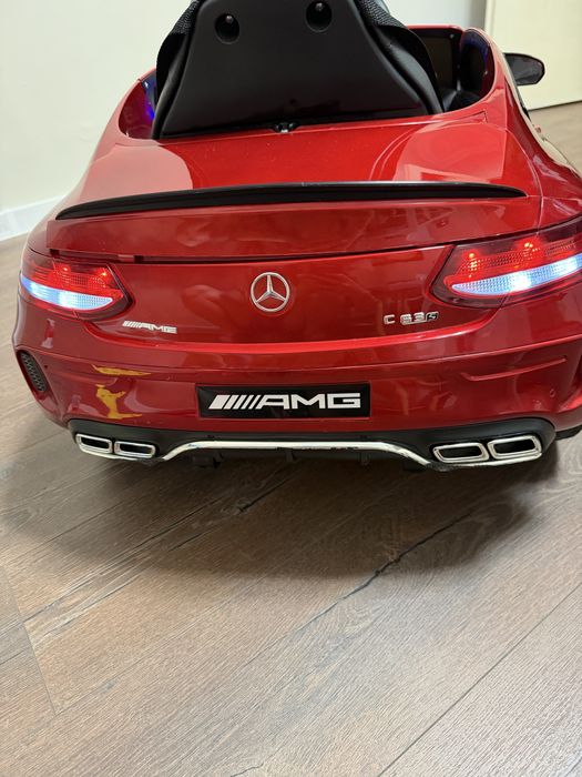 Детска Акумулаторна кола Mercedes Benz C63s AMG червена