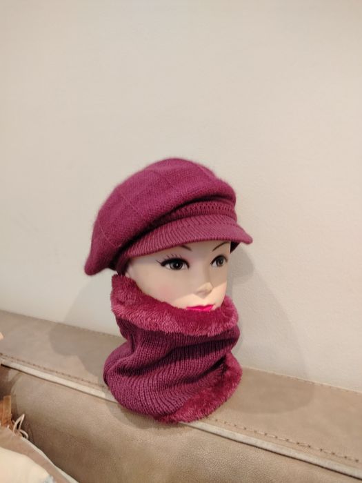 Продам комплект шапка+снуд.