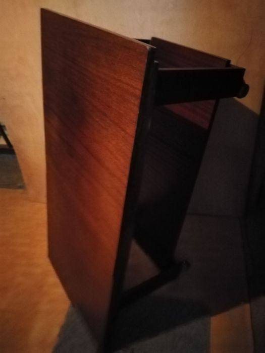 Холна маса с колелца