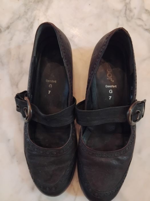 Нови маркови обувки