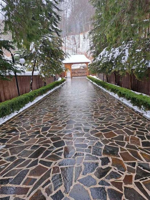 Piatră Naturală cu Textură Autentică pentru Curți