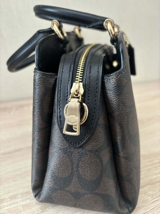 Продаю сумку Coach оригинал