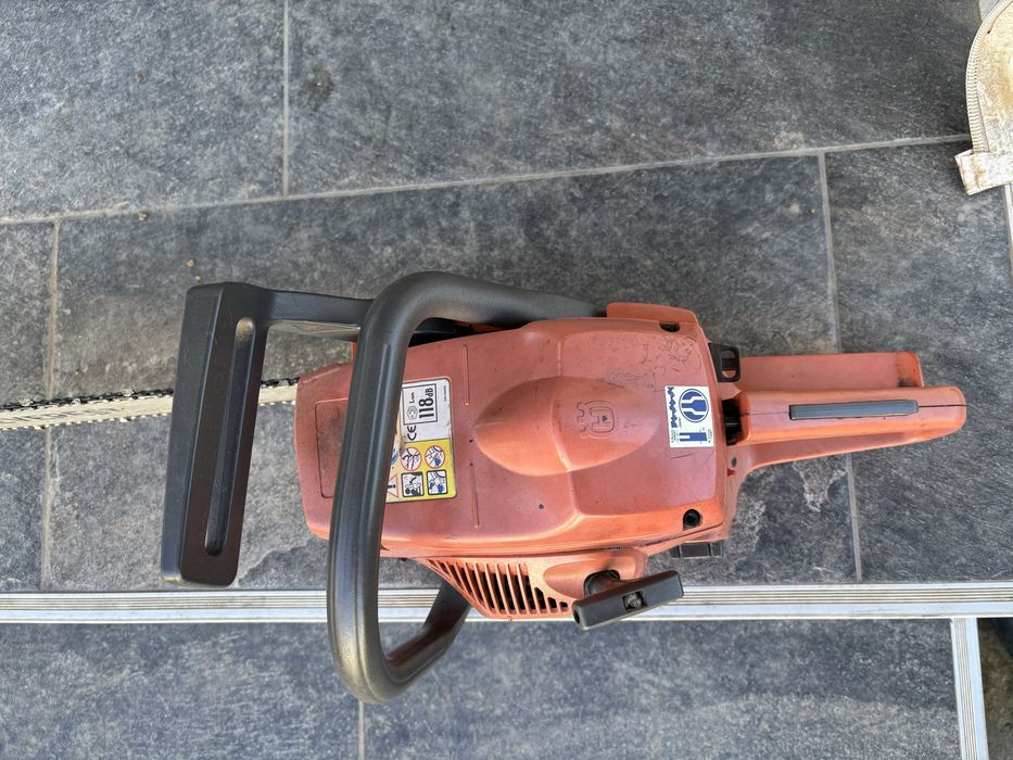Drujba Husqvarna 137 originala, in stare buna de functionare.
