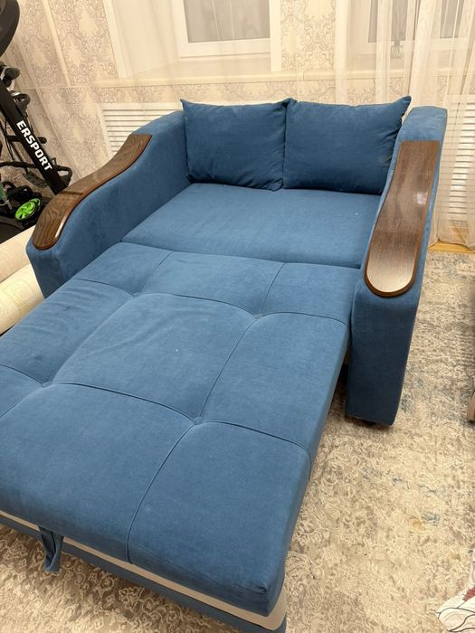 Продадим удобное кресло - кровать