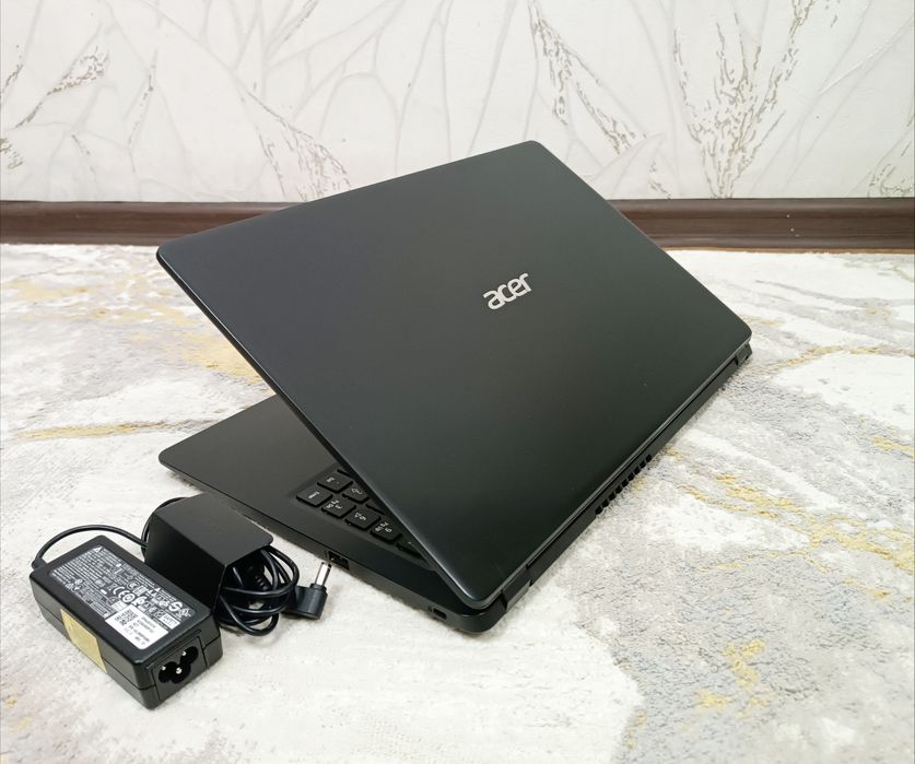 Ноутбук Acer FHD SSD Core i3.