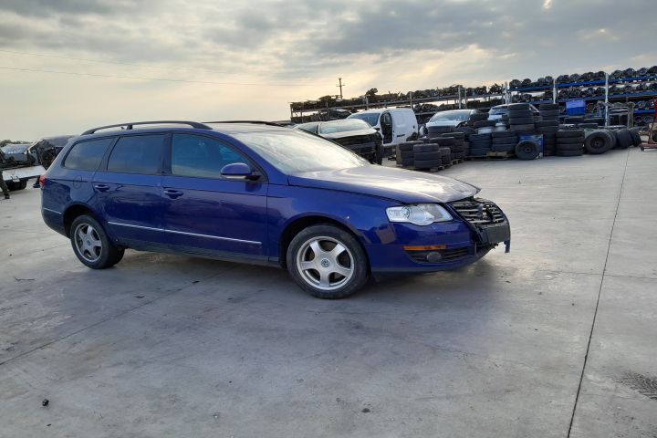Lampa / Tripla stop dreapta pe aripa Volkswagen VW Passat B6