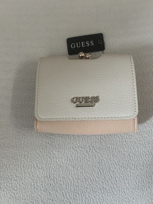 Портфейли чисто нови