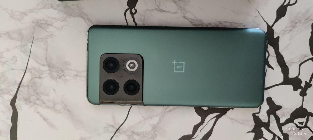 Oneplus 10 pro.12 RAM /256