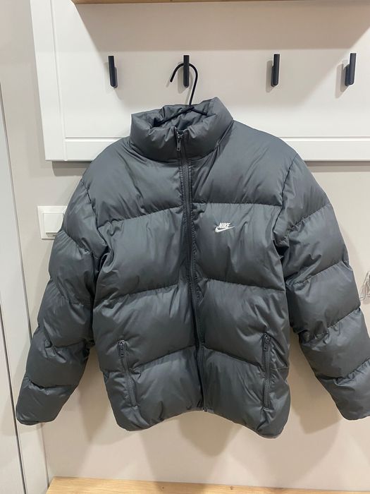 Ново зимно яке Nike