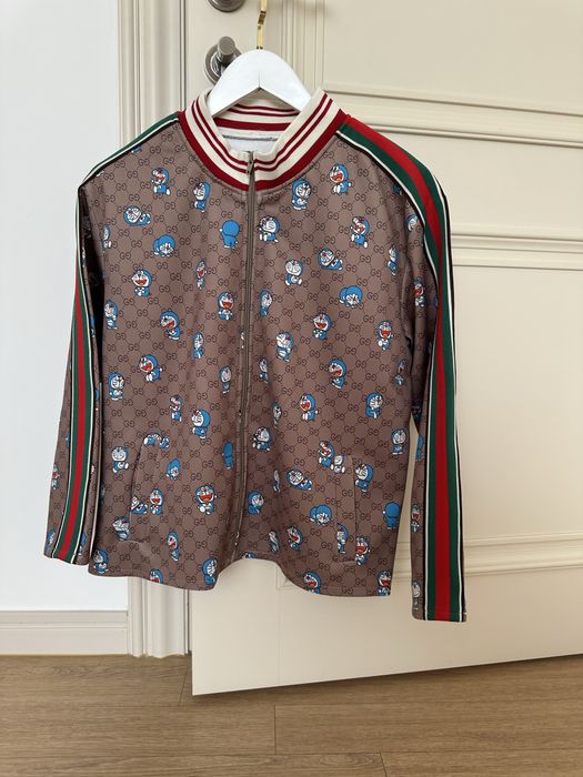 Продам костюм Gucci