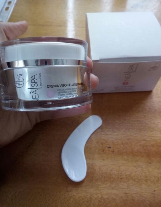 Комплект професионални успокояващи защитен крем и маска за лице NeaSpa