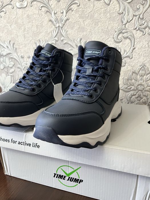 Продам полуботинки