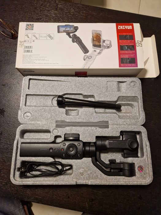 Стабилизатор за смартфони-Гимбал- Zhiyun-Tech SMOOTH 4