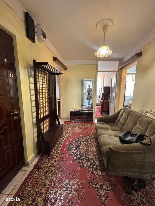 De vanzare apartament 4 camere,2 bai,2balcoane,etj1,zona ultracentrala