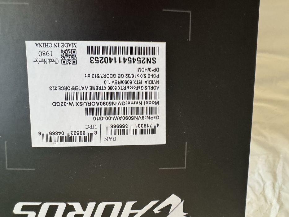Vand placa video Gigabyte GeForce RTX 5090 AORUS XTREME WATERFORCE