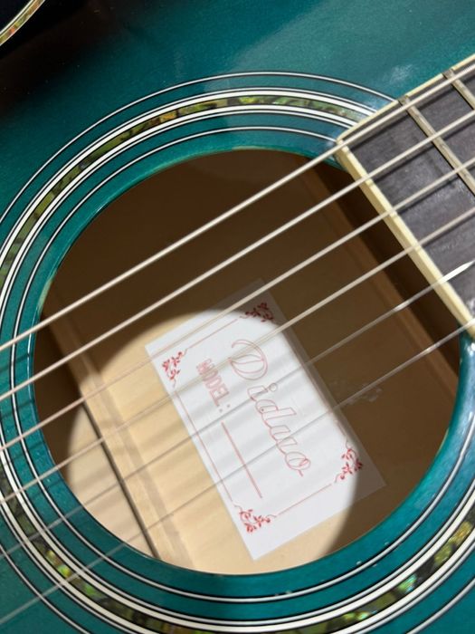 ГИТАРА САТЫЛАДЫ.жагдайы жаксы