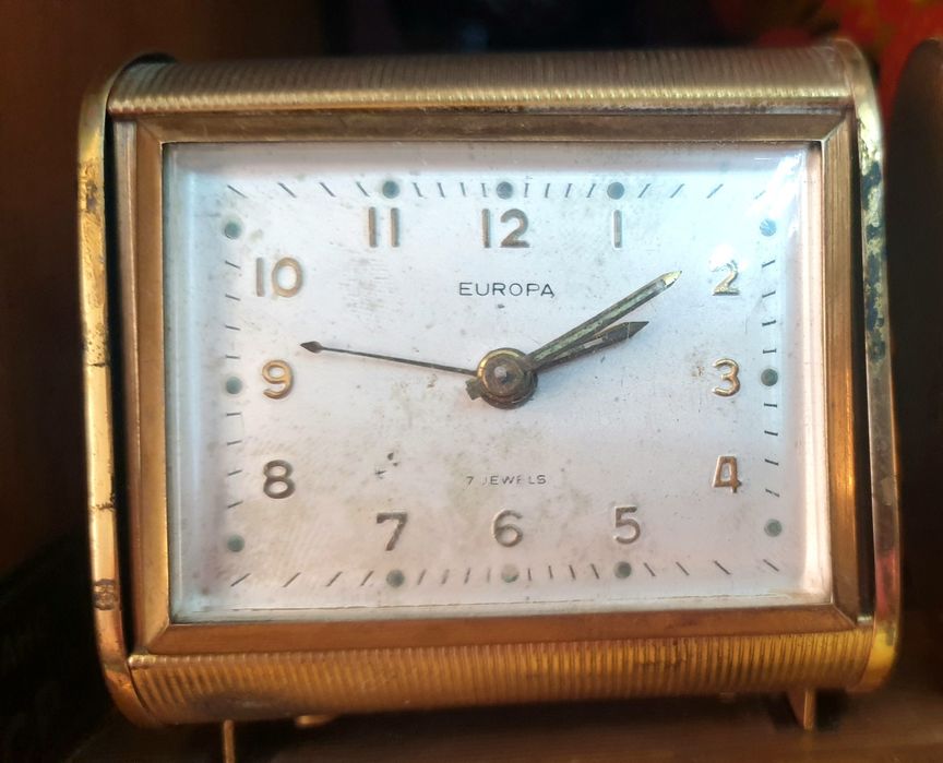 Настольные механические часы