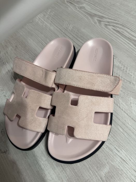 Papuci Hermes noi