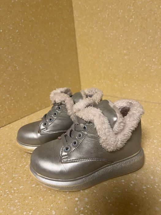 Зимние ботинки для девочки