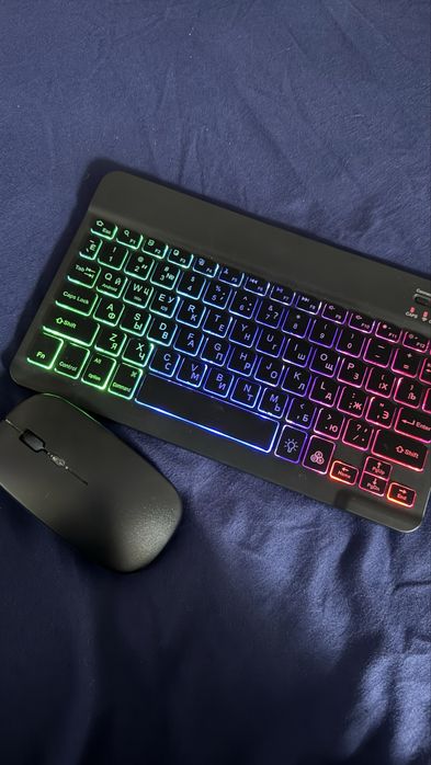 Клавиатура беспроводная с подсветкой и мышкой bluetooth