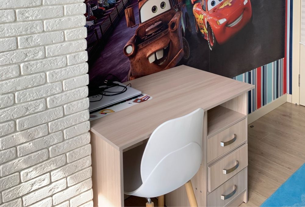 Продам стол со стулом