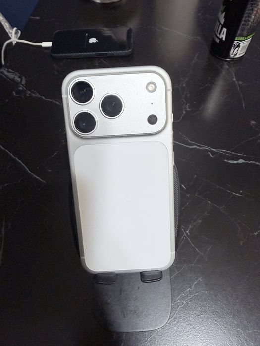 Iphone 17pro продаю