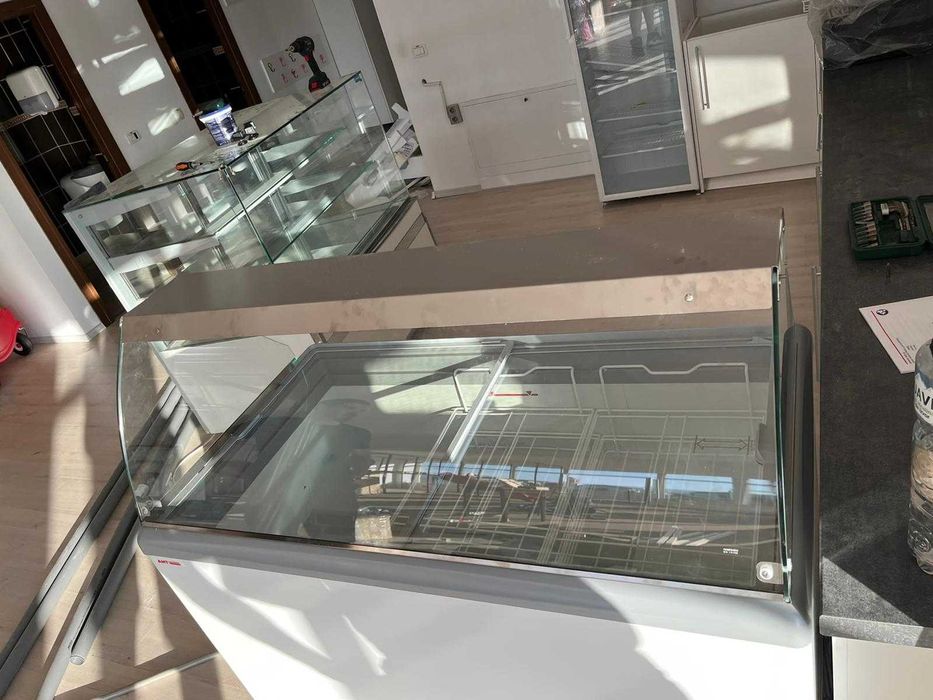 Vitrina Gelato / AHT Sao Paulo H 150 cm / 10 AROME / NOU