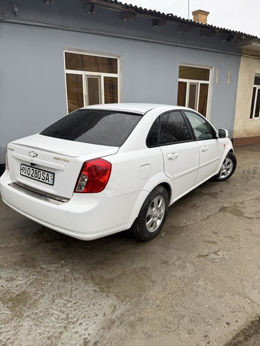 Jentra moshinasi sotiladi