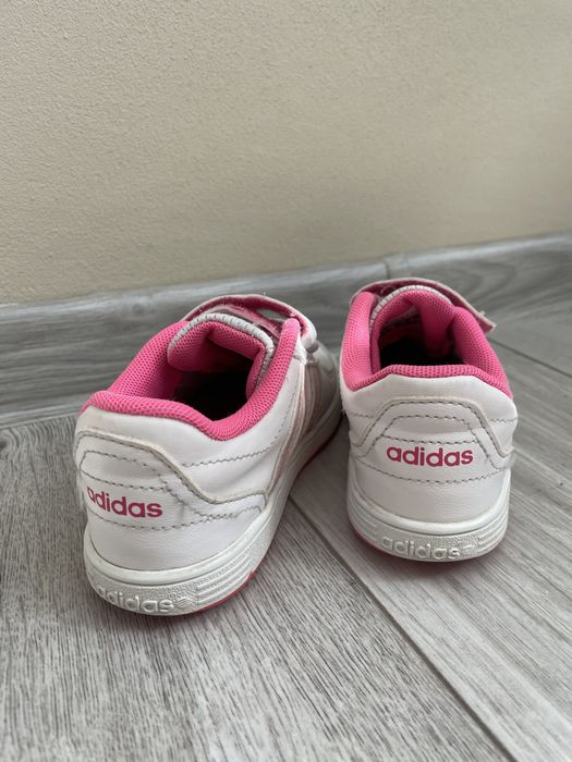 Зимни маратонки и ботуши за момиче