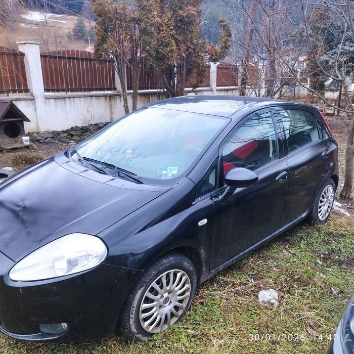 Dezmembrez sau vand Fiat Grande punto 2008