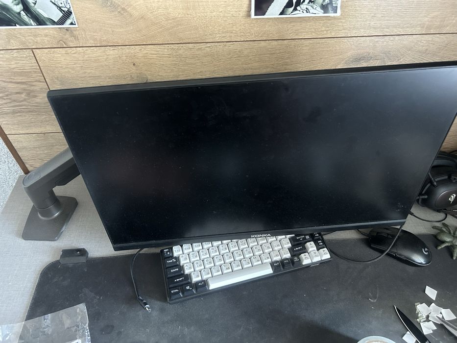 Продам монитор и кронштейн