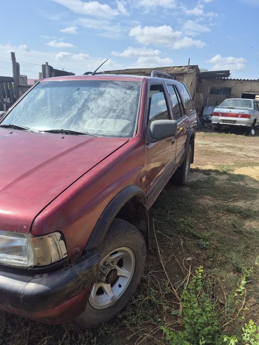 Опель франтера 2,4