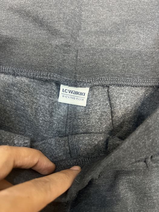 Спортивка новая серая жинсы тоже