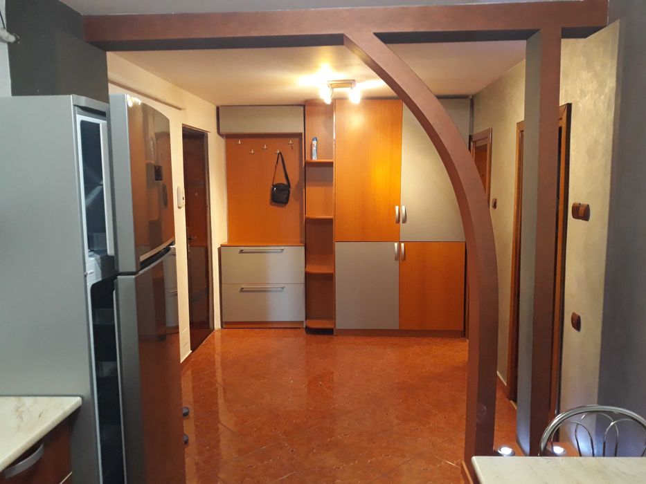 inchiriez apartament 2 camere